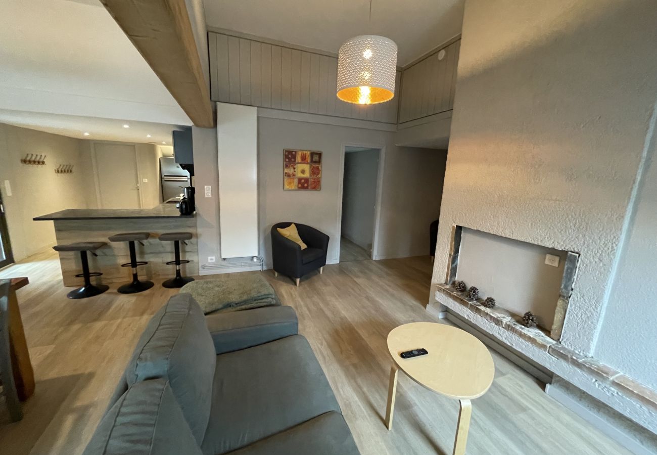 Apartment in Albepierre-Bredons - Appartement le chamalière